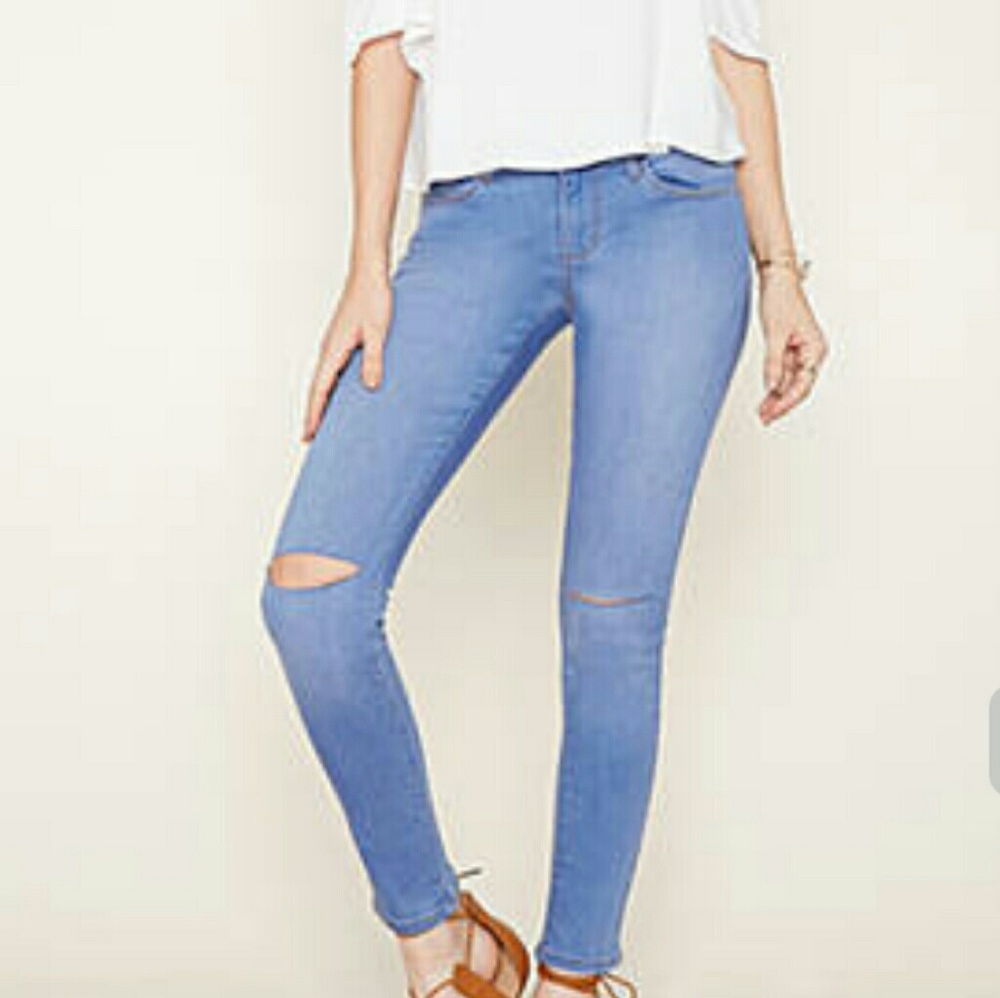💙forever21 distressed skinny jeans💙